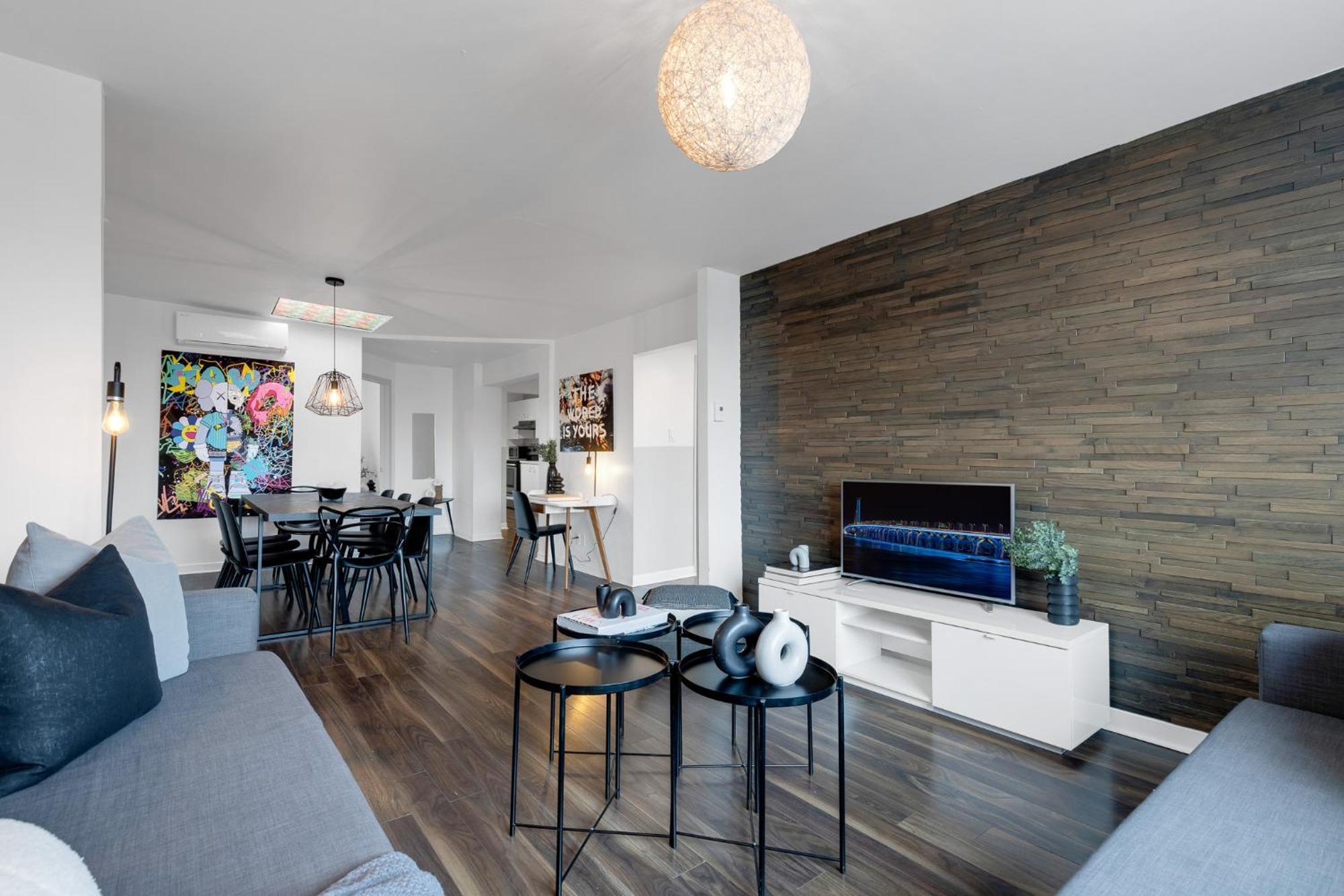Апарт отель Liv Mtl Soho Монреаль Экстерьер фото
